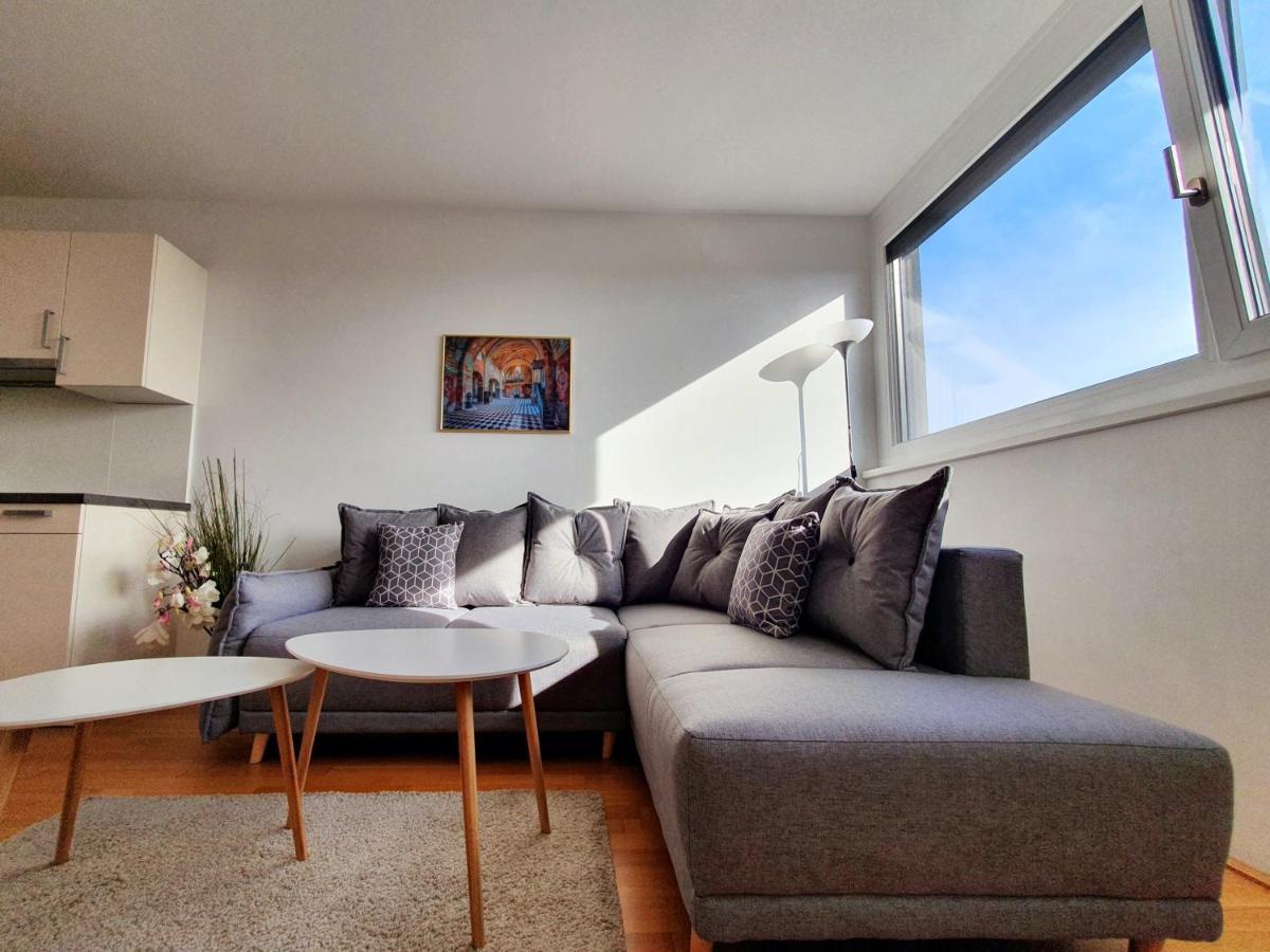 Near Lake Stylish & Fully Furnished Apartment Vienne Extérieur photo