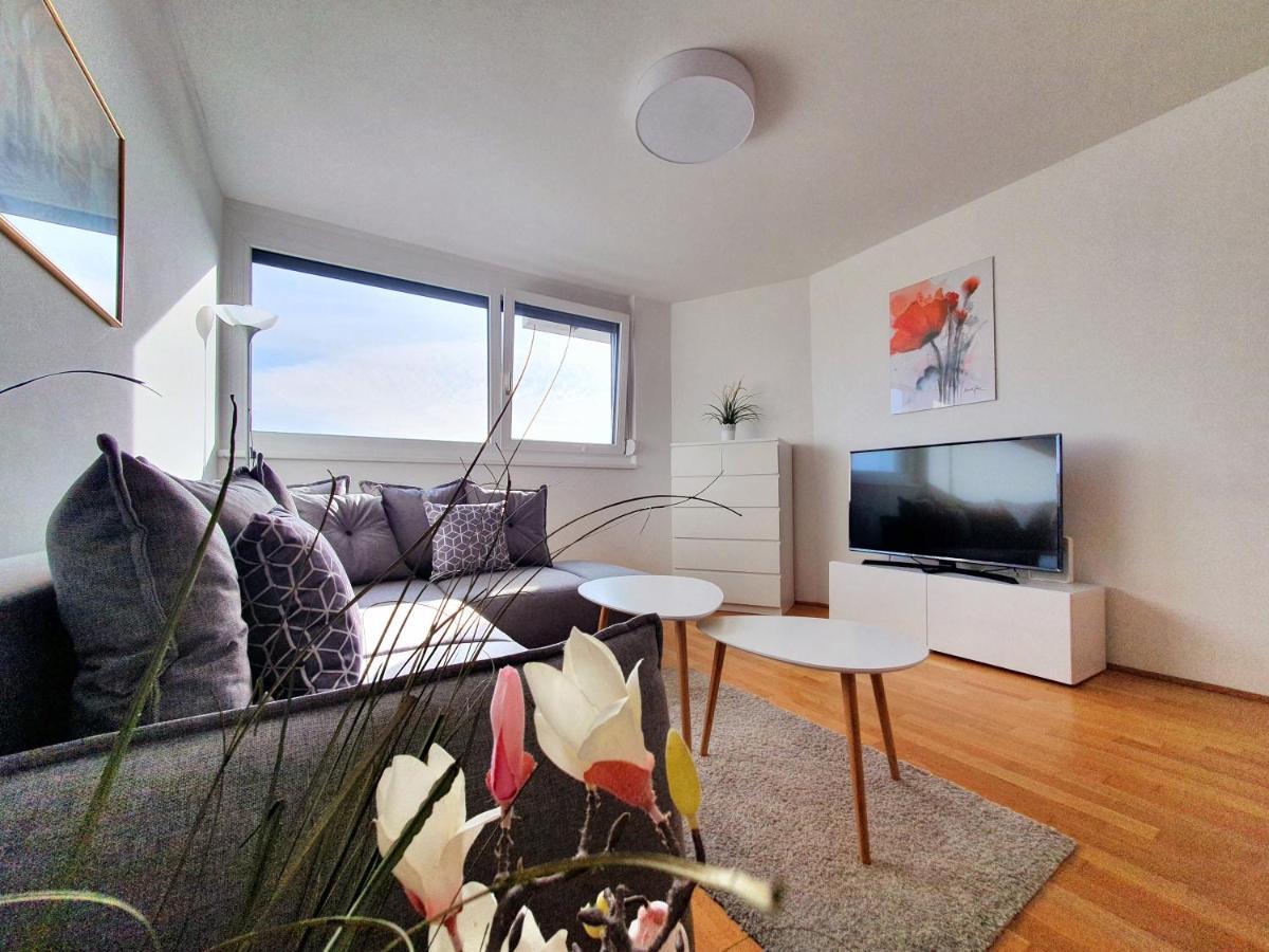 Near Lake Stylish & Fully Furnished Apartment Vienne Extérieur photo